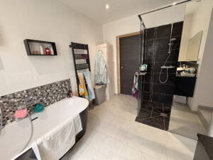 Maison de plain-pied 75 m2 avec dépendance